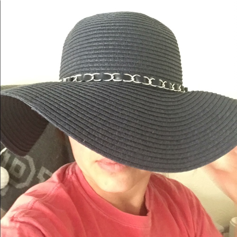 Women’s fashion hat
